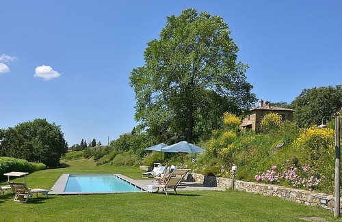 Lucignano House | Idyllic Tuscan Villa w/Private Pool Near Arezzo, Siena and Historical Lucignano