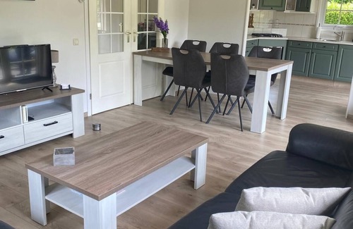 Voorthuizen House | Idyllic vacation cottage in the Veluwe. With large fenced garden.