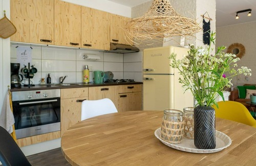 Ouddorp House | Idyllic vacation home on quiet vacation park with fenced garden.