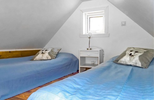 Austevoll House | Idyllically located awaits you this charming cottage and its terrace.