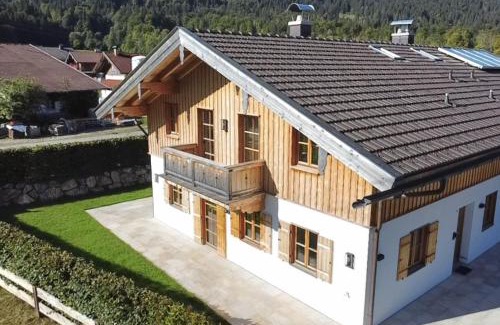 Kreuth House | Idyllisches Ferienhaus in Kreuth am Tegernsee, ruhig & mit Bergblick