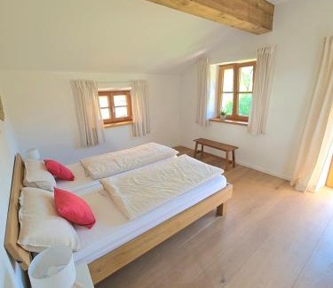 Kreuth House | Idyllisches Ferienhaus in Kreuth am Tegernsee, ruhig & mit Bergblick