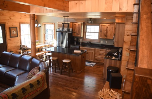 Huntingdon Cabin | If you are ready to travel and relax look no further!