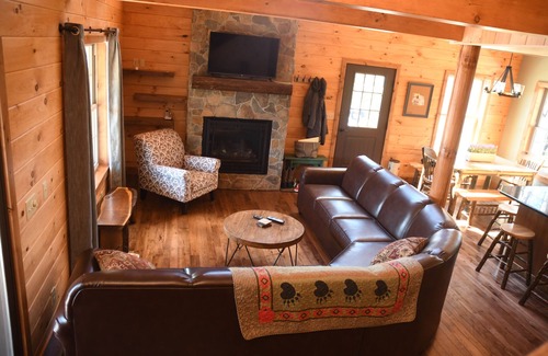 Huntingdon Cabin | If you are ready to travel and relax look no further!