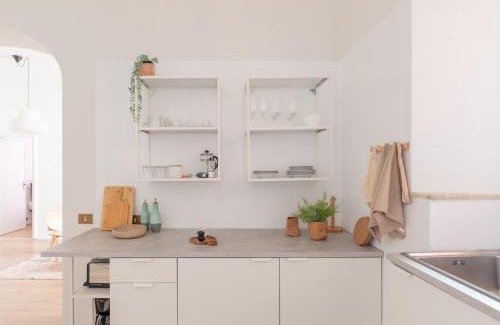 Cailina Apartment | iFlat Colosseo Modern Apartment
