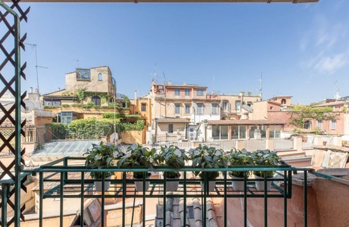 Rione XVIII Castro Pretorio Apartment | iFlat | Margutta Colors on Canvas Apartment
