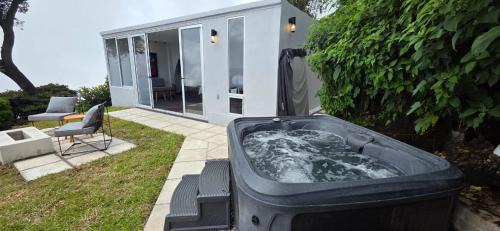 Coatepeque Villa | Igloo Colibrí