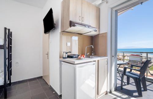 Pidima Kyras Apartment | Iguana studio 15