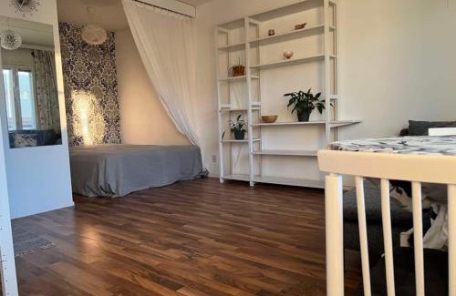 Kallio Apartment | Ihana huoneisto meren lähellä.