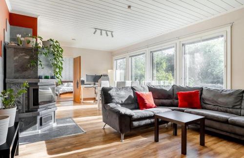 Turku House | Ihana omakotitalo omalla pihalla