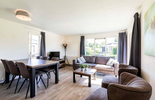Nieuwerkerk aan den IJssel Ski Chalet | ✓ IJssellodge at Parc de IJsselhoeve ✓ Holiday home for 6 persons ✓ Located in Nieuwerkerk aan den IJssel (Zuid-Holland) ✓ Holiday park next to the IJssel ✓ Book directly through the park