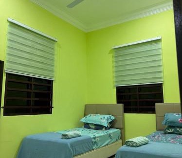 Kampung Gong Pipit House | IJW HOMESTAY