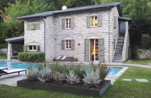 Seravezza Villa | Il Borgo Mediceo: relax near the beach !