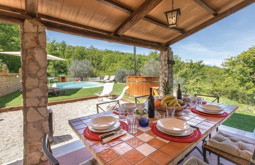 Montecchio House | Il cacciatore di lucciole