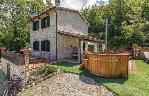 Montecchio House | Il cacciatore di lucciole