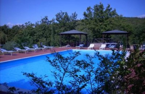 Montegabbione House | IL CASALE GRANDE (CHARME, SUN & NATURE ON UMBRIAN HILLS) Fascinating villa with park & swimming pool, nearby "La Scarzuola", oasis of beauty–weekly & w/e rents all year