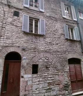 Cagli Apartment | Il cortile di zia