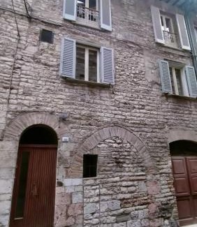 Cagli Apartment | Il cortile di zia
