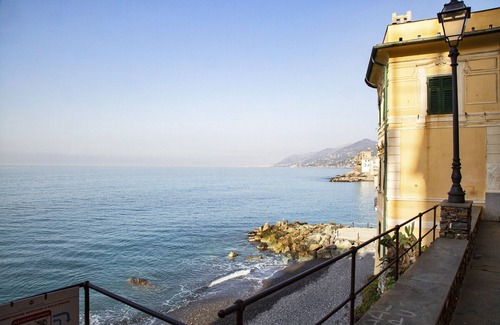 Camogli Apartment | Il Mare di Camogli da un oblò