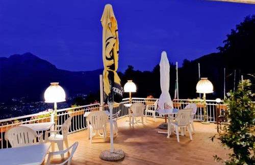 Civenna Hotel | IL MIRABEAU