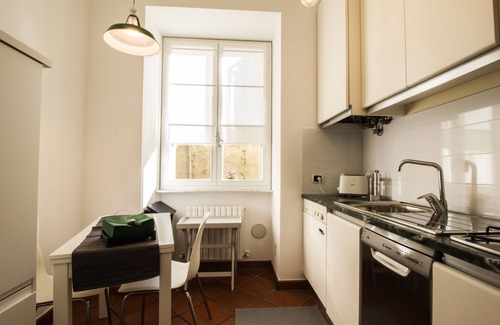 Bordighera Apartment | Il Mirabello, apartment with private garden. Near the center and the sea.