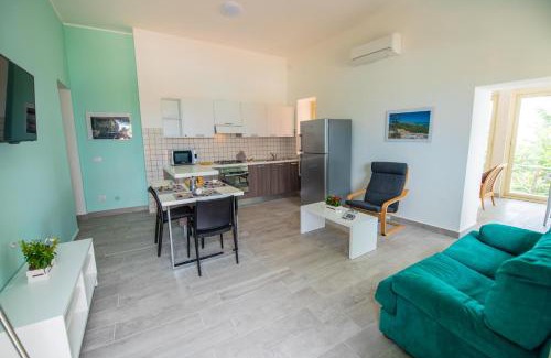 Patti Apartment | "Il Segreto" Vista Panoramica sulle Isole Eolie con Piscina, palestra e WiFi