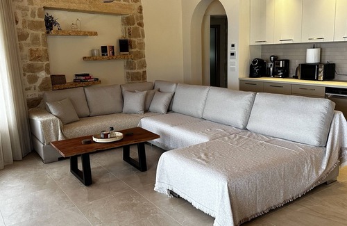 Skinaria Villa | Il Sogno di Zante Luxury villa by the sea.