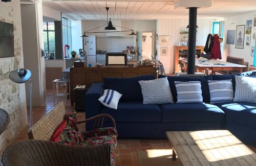 Ile-d'Aix House | Ile d' AIX, family house in the village with enclosed garden