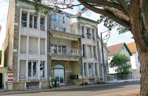 Saint-Trojan-les-Bains Apartment | Ile d'Oleron, St Trojan les Bains, Apartment T2, facing the sea: