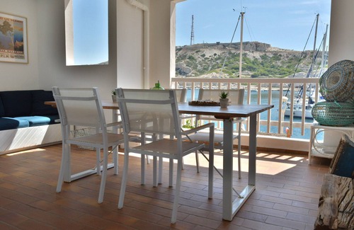 Les Iles Apartment | ILES DU FRIOUL CHARMANT T2 55m², SEA VIEW, TERRACES AND BARBECUE