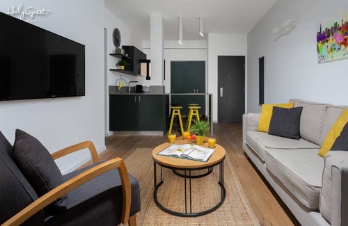 Tel Aviv Apartment | Illuminated 2BR in Ben yehuda 140 by HolyGuest