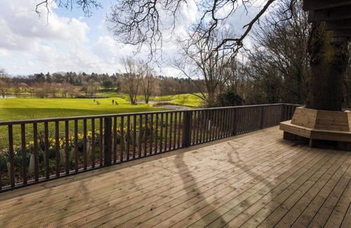 Kenwick House | iLodge Ultra - Luxury Log Cabin with Hot Tub, Sauna and Games Room🏡