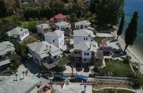 Koropi House | ILOI’s Villa in peaceful Village w. Private Beach
