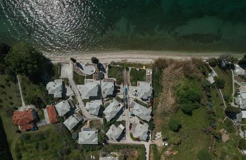 Koropi House | ILOI’s Villa in peaceful Village w. Private Beach
