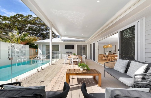 Bateau Bay House | ILUKA| pool, wifi, close to beach| Accom Holidays