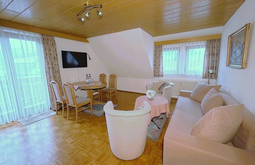 Baiersbronn Apartment | Im Nationalpark Schwarzwald ,gästehaus Central Ferienwohnung 65qm mit Balkon