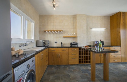 Oroklini Apartment | Imagine You and Your Family Renting this Perfect Holiday Apartment minutes from the beach