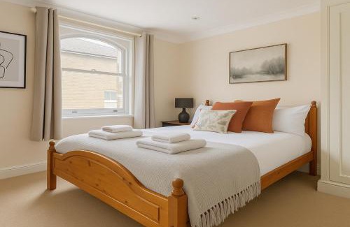 West Kensington Apartment | Immaculate 2 Bed Flat in West Kensington
