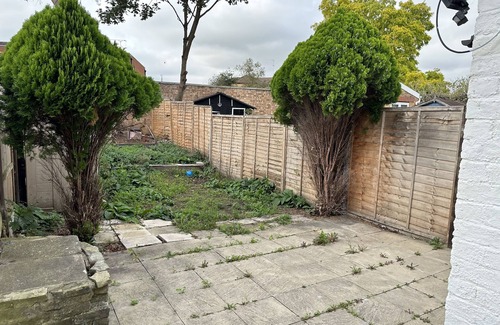 Enfield Lock House | Immaculate 4-Bed House in Enfield near Enfield loc