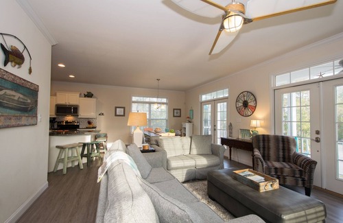 Emerald Isle Cottage | Immaculate, 4 Bedrooms/4 Bath, w/Pool, Exterior Elevator and Golf Cart