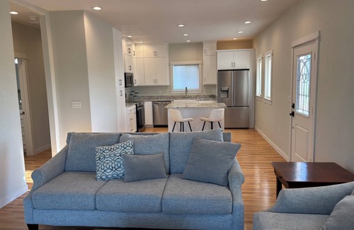 Central Point House | Immaculate and private 2-bedroom house, close to everything, pet friendly