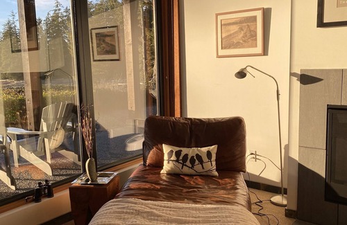 Ucluelet Condo | Immaculate deluxe oceanfront condo in beautiful Ucluelet