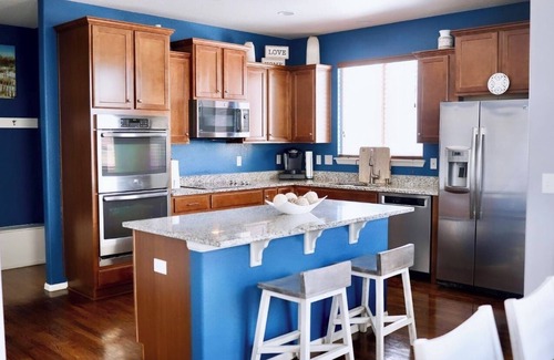 Aurora House | Immaculate Home in Aurora