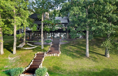 Howell Villa | Immaculate Howell Villa on Pardee Lake w/Grill!