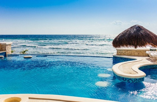 Tulsayab Villa | Immaculate Oceanfront Villa/10 min. from Tulum/Gated Street