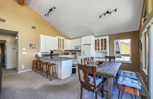 Orondo House | Immaculate Sun Cove/Lake Entiat Home with Unparalleled Lake & Mountain Views!