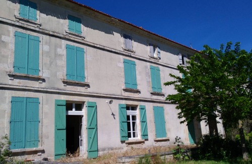 Marsais House | Immense Logis du 19ème, Charente-Maritime, 4 bedrooms, swimming pool, playground ping-pong