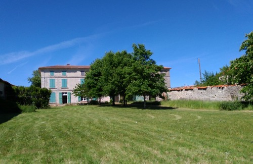 Marsais House | Immense Logis du 19ème, Charente-Maritime, 4 bedrooms, swimming pool, playground ping-pong