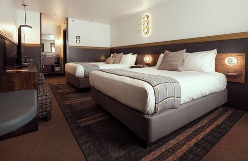 Branson Hotel | Immerse Yourself in Nature at Cozy Getaway Near Table Rock State Park l 2 Rooms