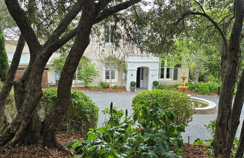 Burnside Villa | Immerse yourself in the impeccable accommodation of this elegant Adelaide estate